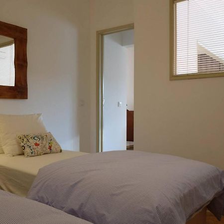 Central 2 Bedroom Apt W/Garden And Pantheon Views リスボン エクステリア 写真
