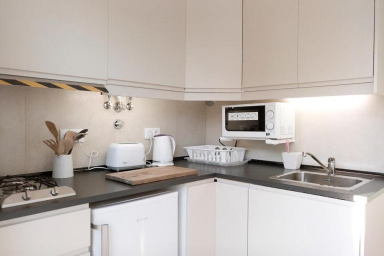Central 2 Bedroom Apt W/Garden And Pantheon Views リスボン エクステリア 写真