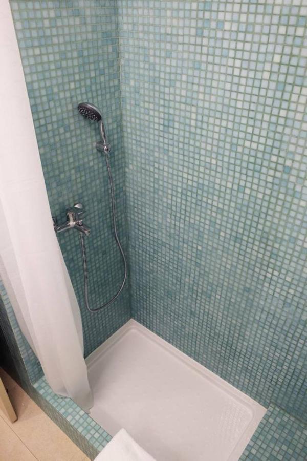 Central 2 Bedroom Apt W/Garden And Pantheon Views リスボン エクステリア 写真