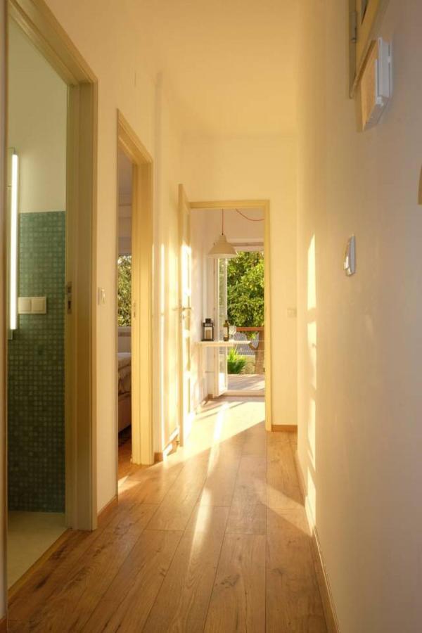 Central 2 Bedroom Apt W/Garden And Pantheon Views リスボン エクステリア 写真